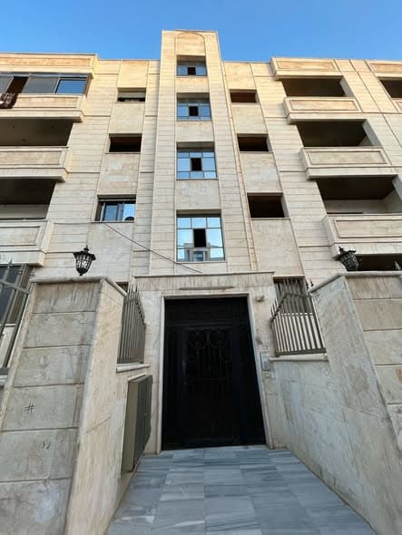 شقة 2 غرف 100م² طابق 1 للبيع في ضاحية قدسيا