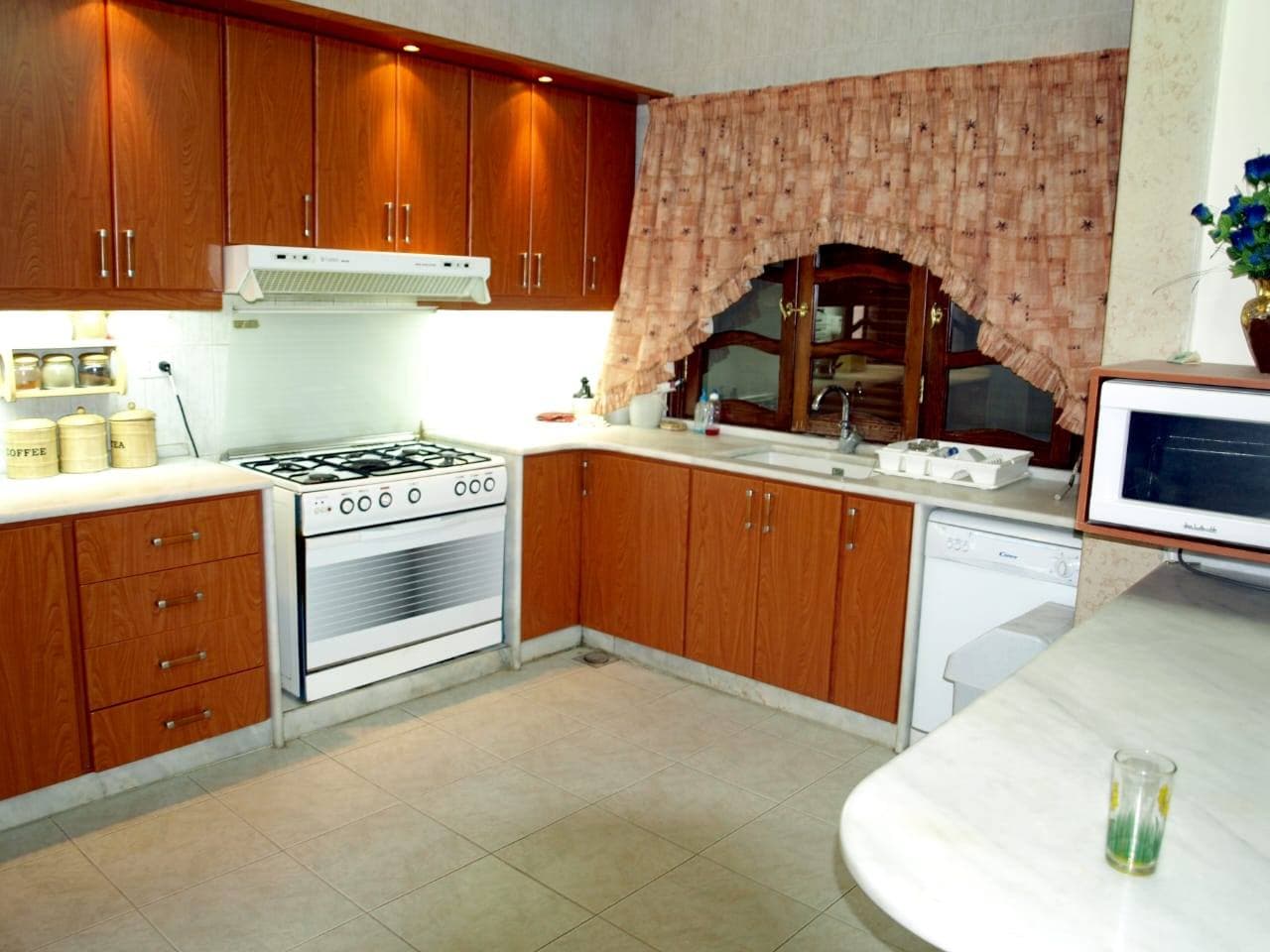 فيلا 22 غرف 8 صالات 6753م² طابق 4 للبيع