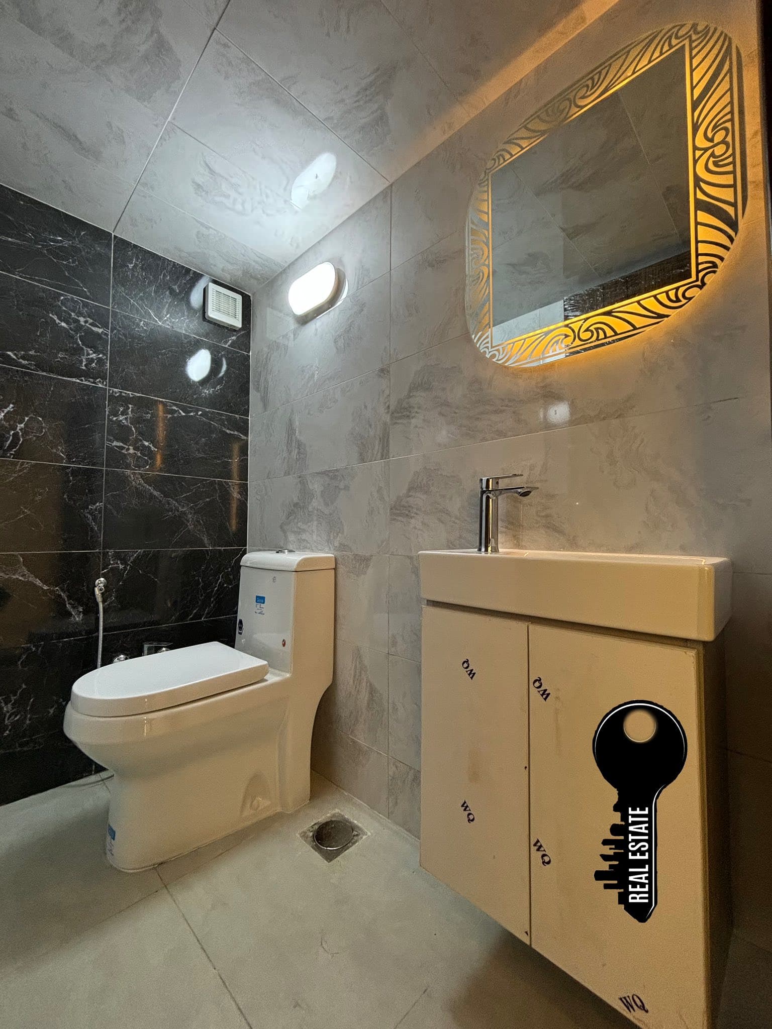 شقة 2 غرف 1 صالات 90م² أرضي للبيع