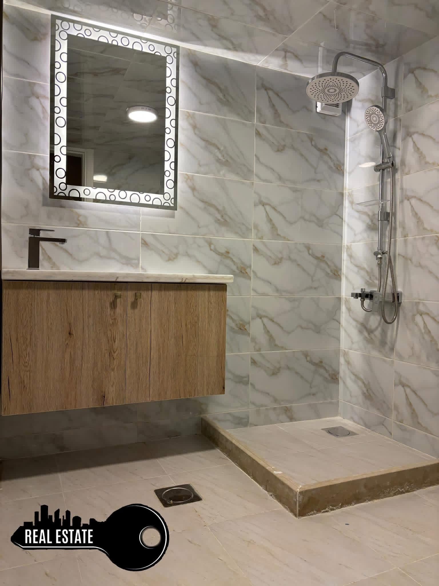 شقة 2 غرف 1 صالات 90م² أرضي للبيع