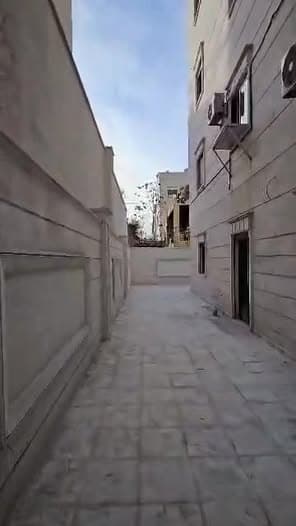 شقة 5 غرف 1 صالات طابق 1 للبيع