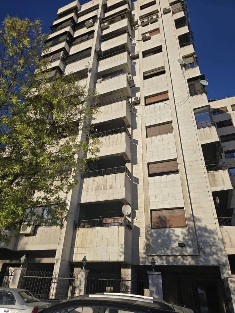 شقة 3 غرف 1 صالات 145م² طابق 1 للبيع