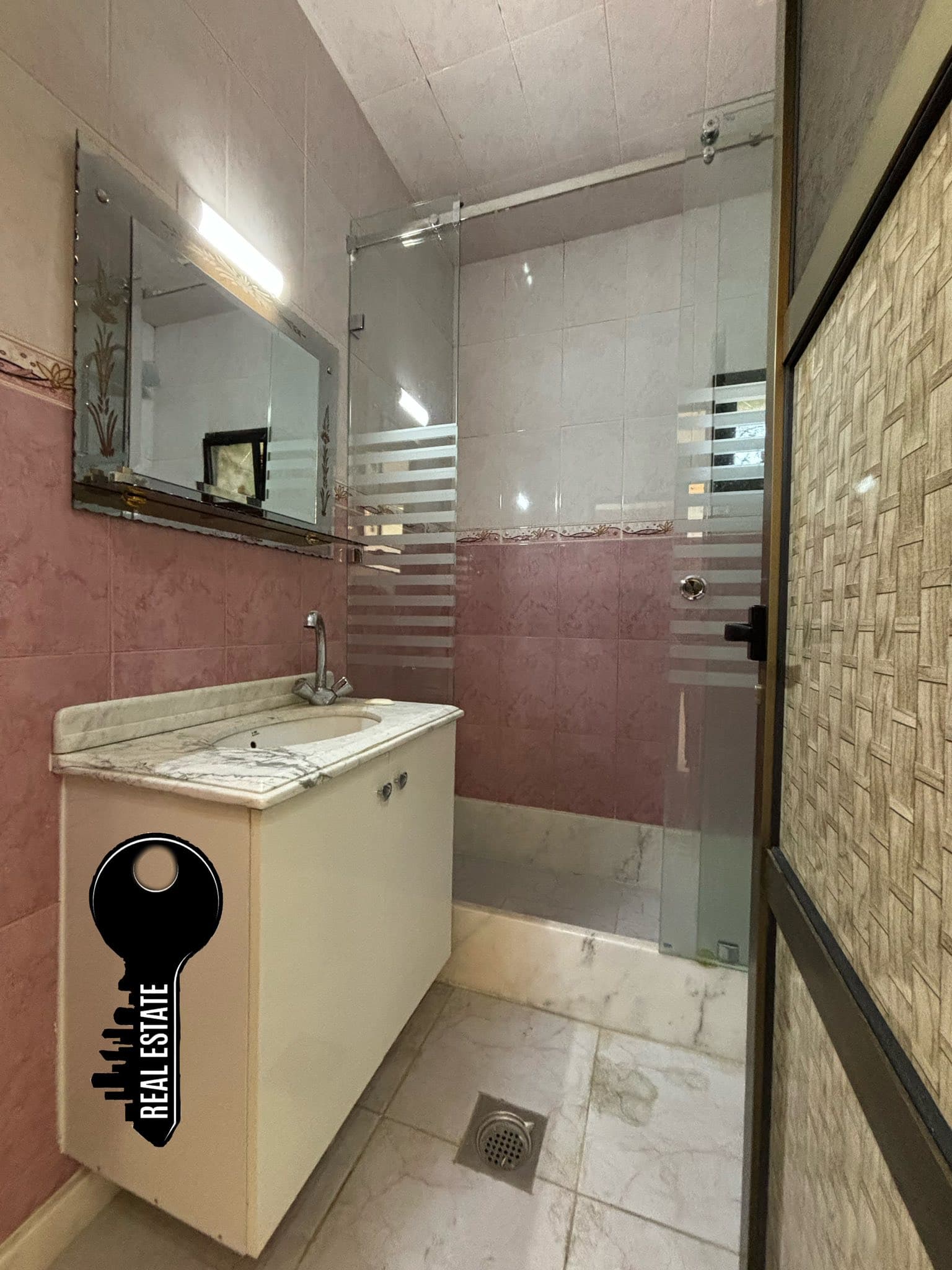 شقة 3 غرف 1 صالات 115م² طابق 1 للبيع