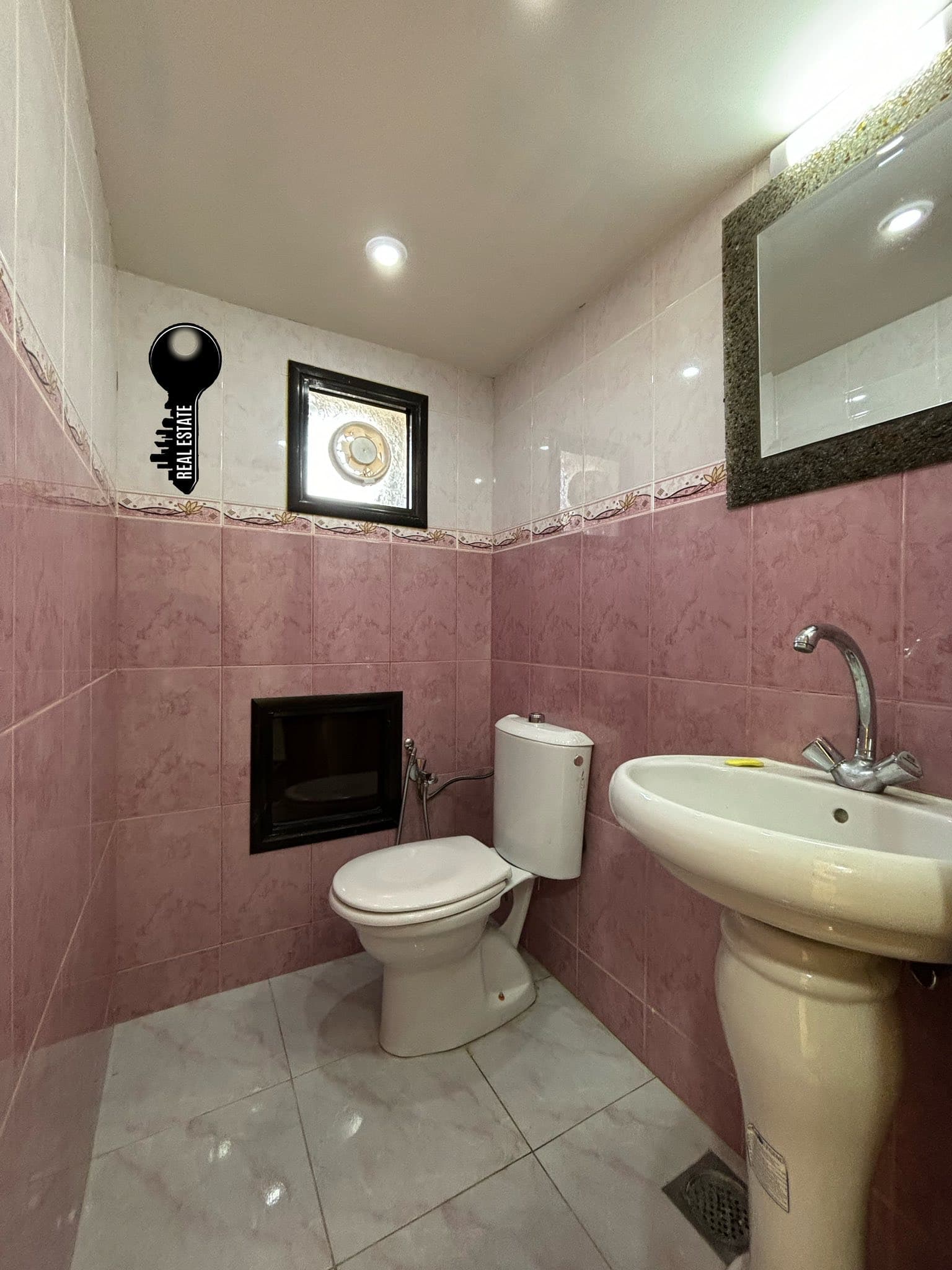 شقة 3 غرف 1 صالات 115م² طابق 1 للبيع