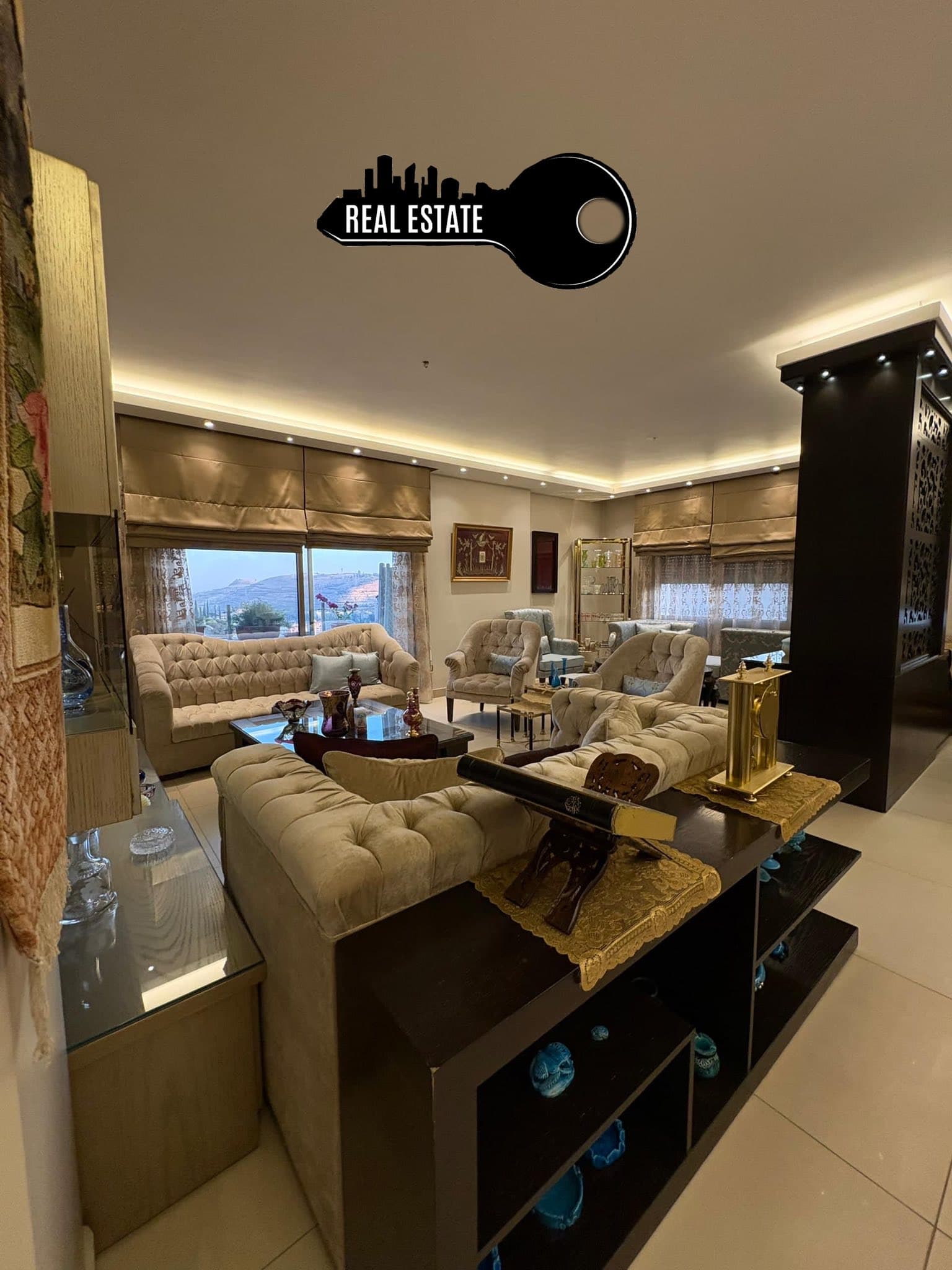 شقة 4 غرف 2 صالات 210م² طابق 3 للبيع