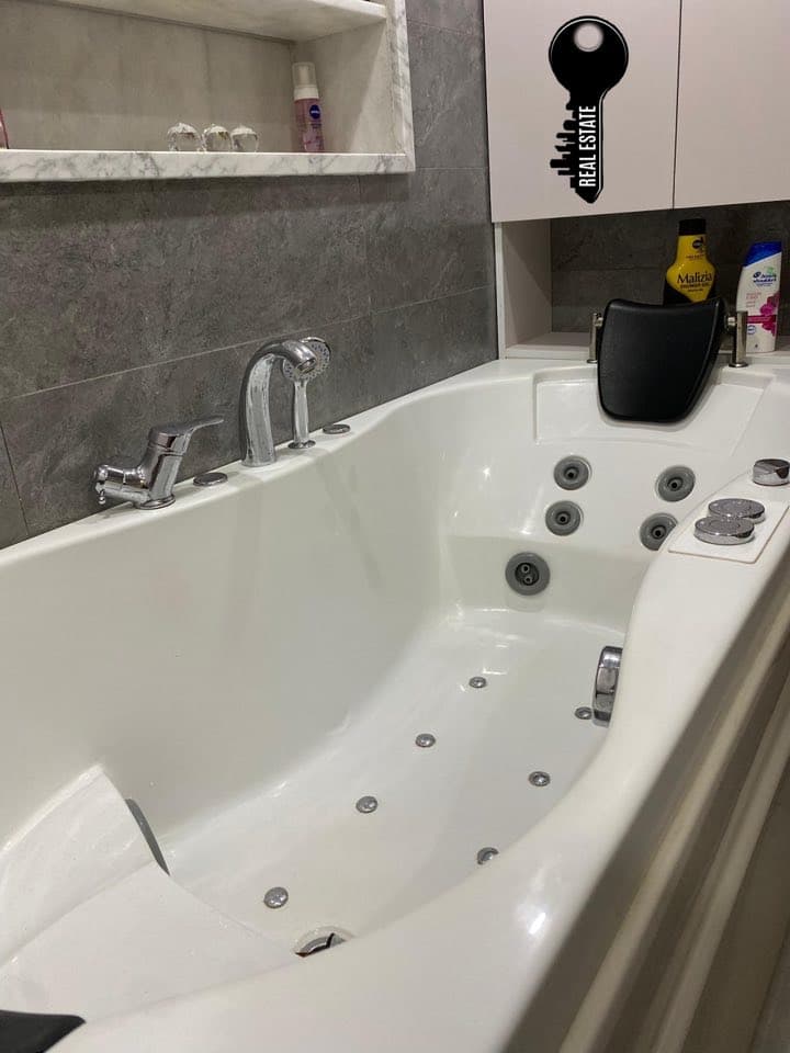 شقة 4 غرف 1 صالات 270م² أرضي مع فرش للبيع