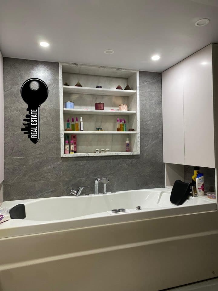 شقة 4 غرف 1 صالات 270م² أرضي مع فرش للبيع