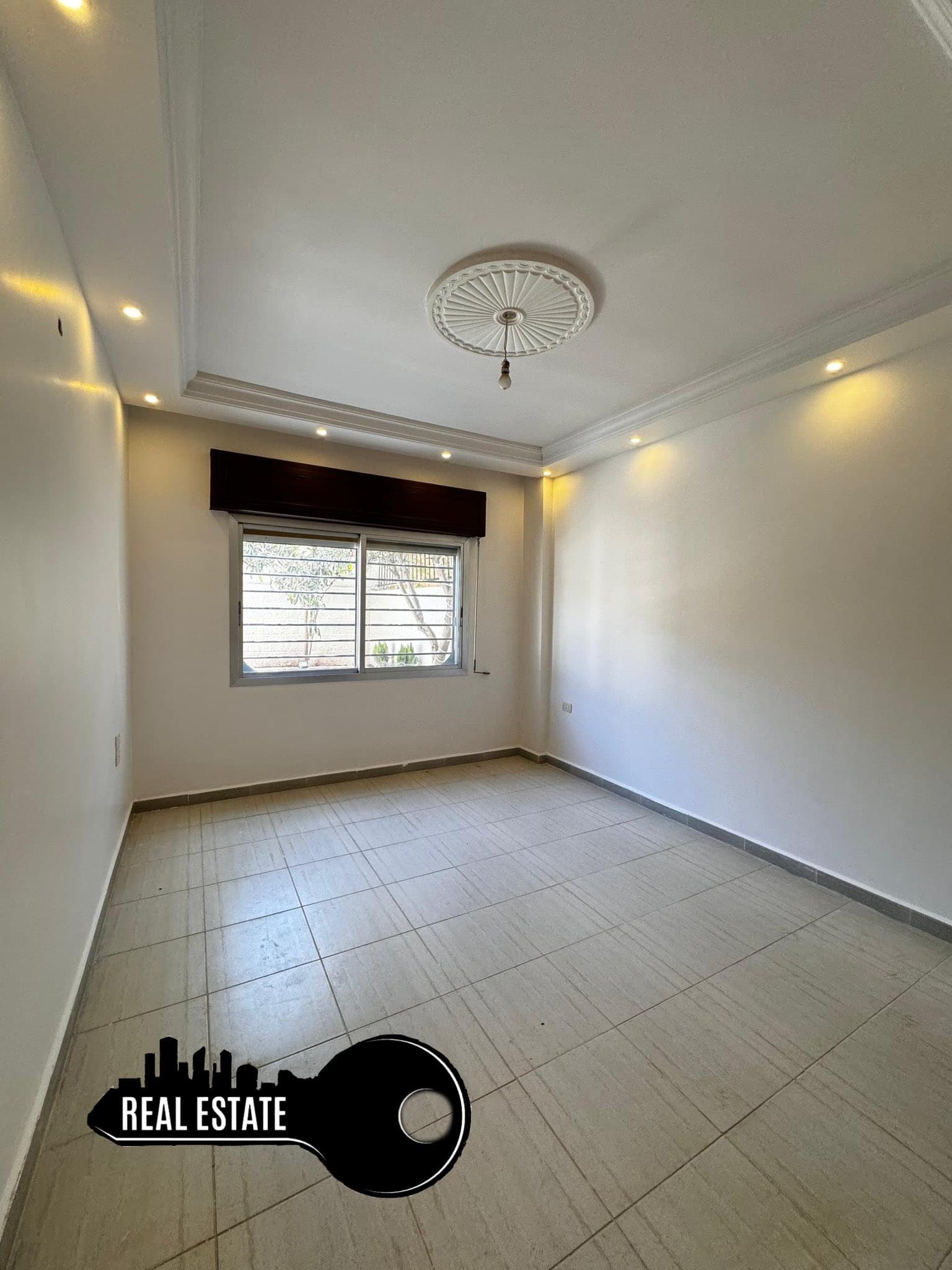 شقة 3 غرف 1 صالات 120م² طابق 4 للبيع