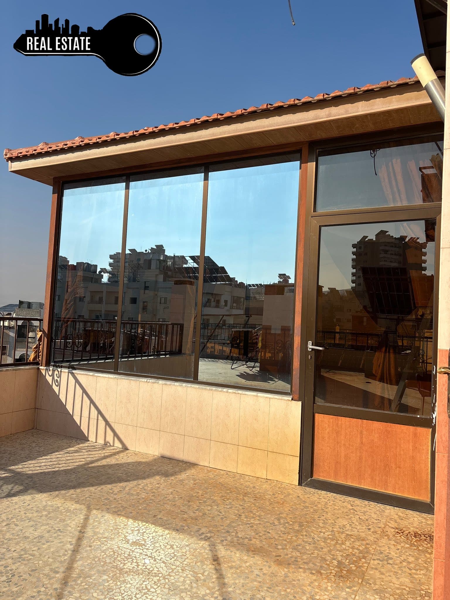 شقة 2 غرف 1 صالات 170م² طابق 3 للبيع