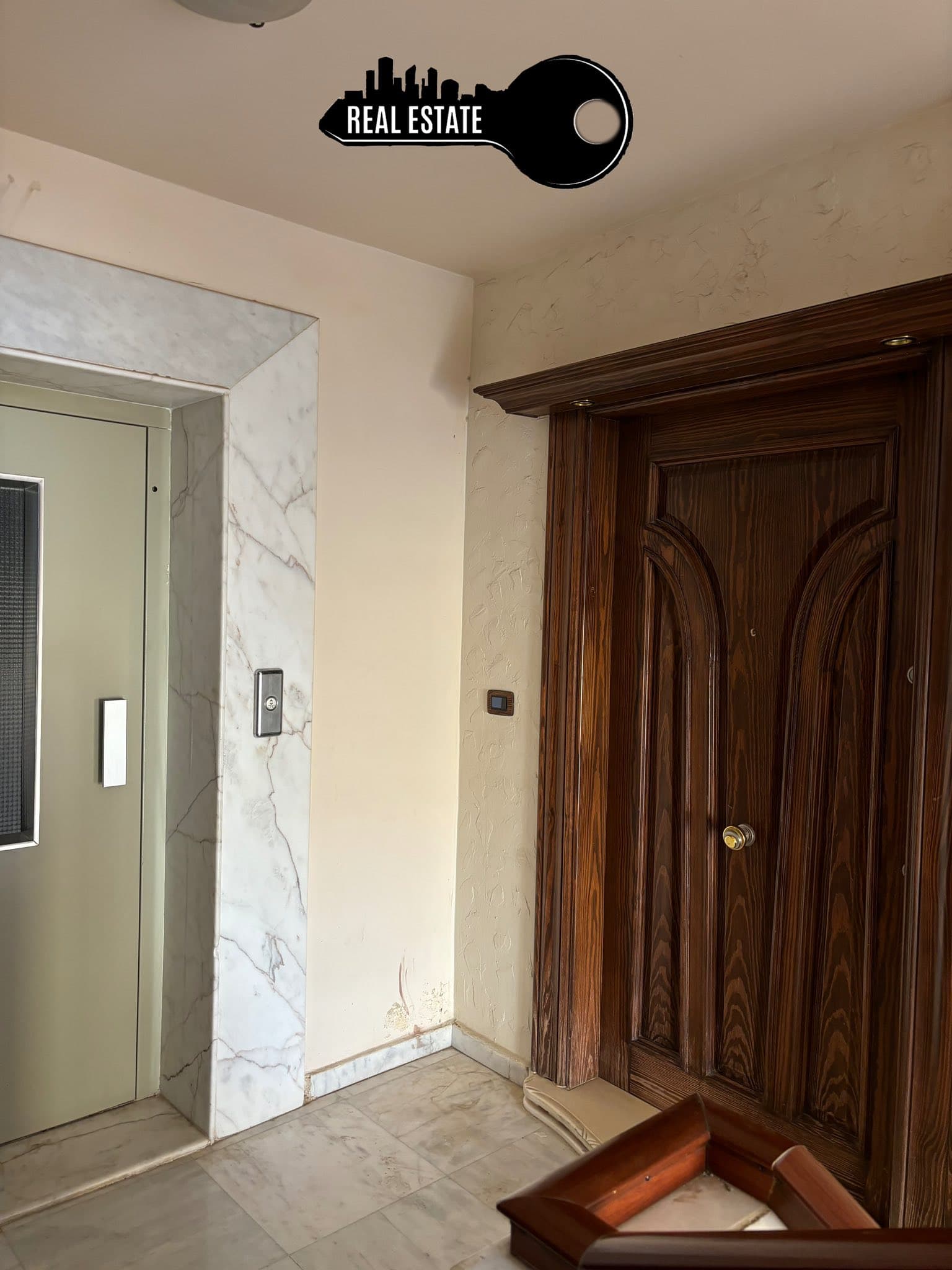 شقة 2 غرف 1 صالات 170م² طابق 3 للبيع