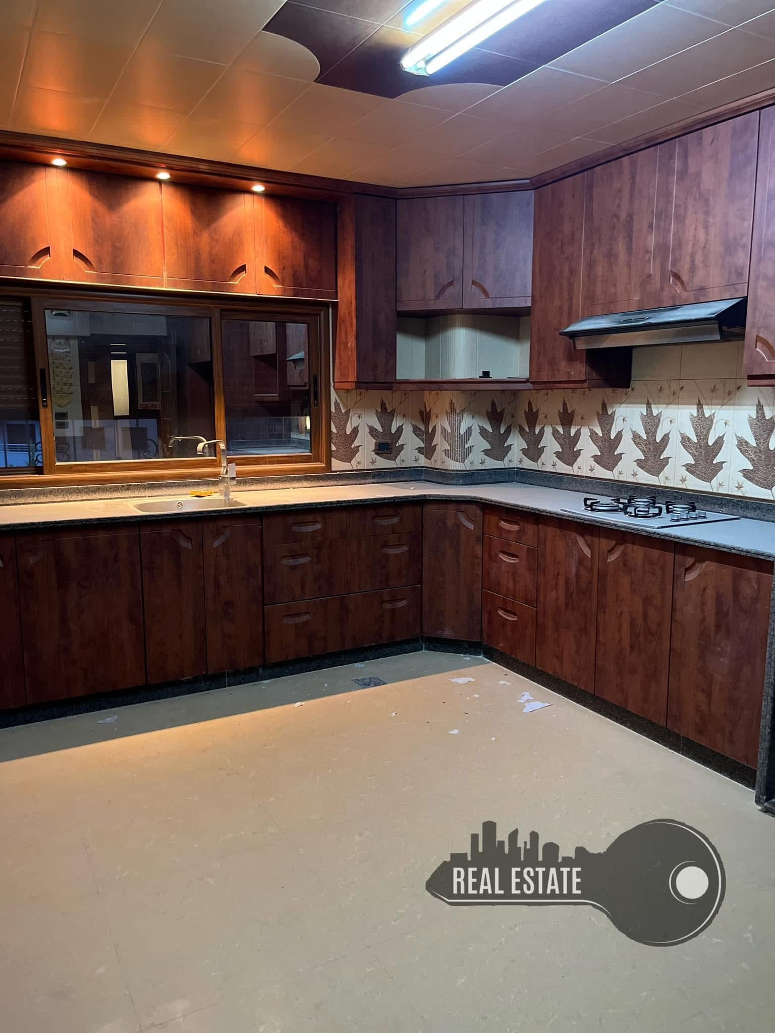 شقة 2 غرف 1 صالات 170م² طابق 3 للبيع