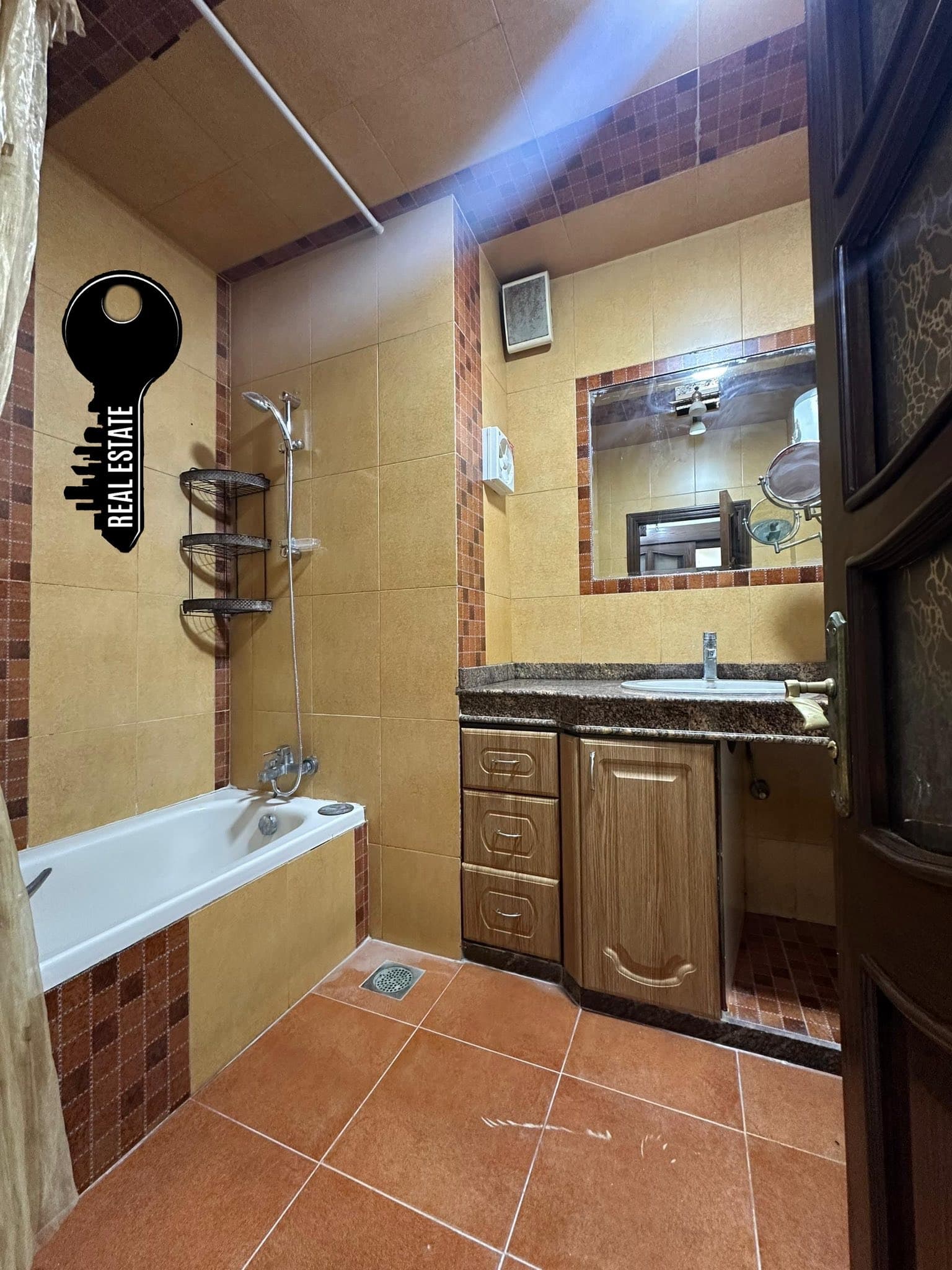 شقة 2 غرف 1 صالات 100م² طابق 1 للبيع