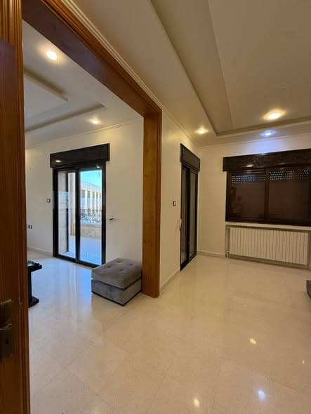 شقة 5 غرف 1 صالات 220م² طابق 2 للبيع