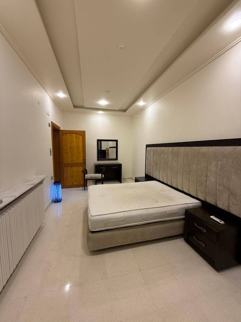 شقة 5 غرف 1 صالات 220م² طابق 2 للبيع